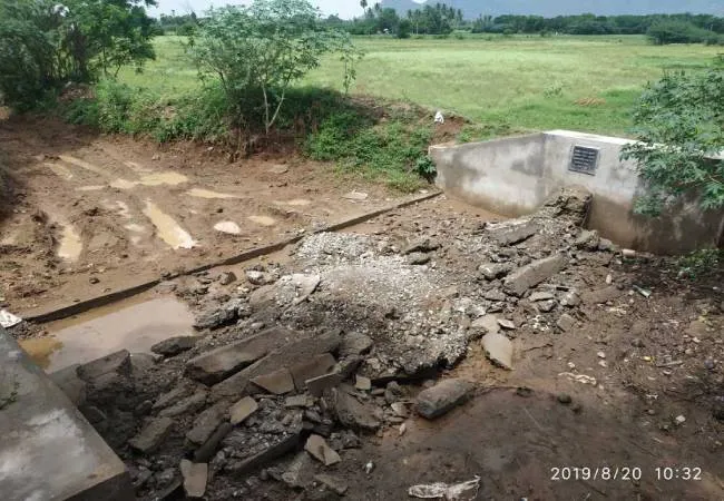 thiruvannamalai dams demolished in admk party some persons no care in govt officers peoples shock